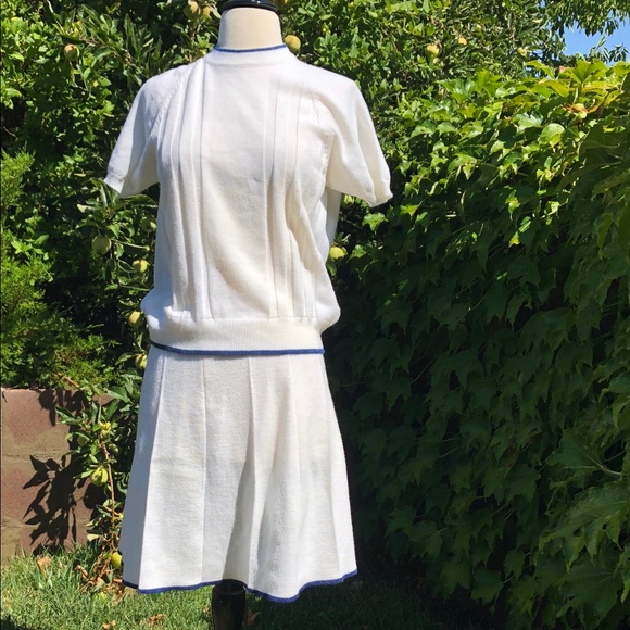 Dresses & Skirts - Vintage White Pleated Shirt Set